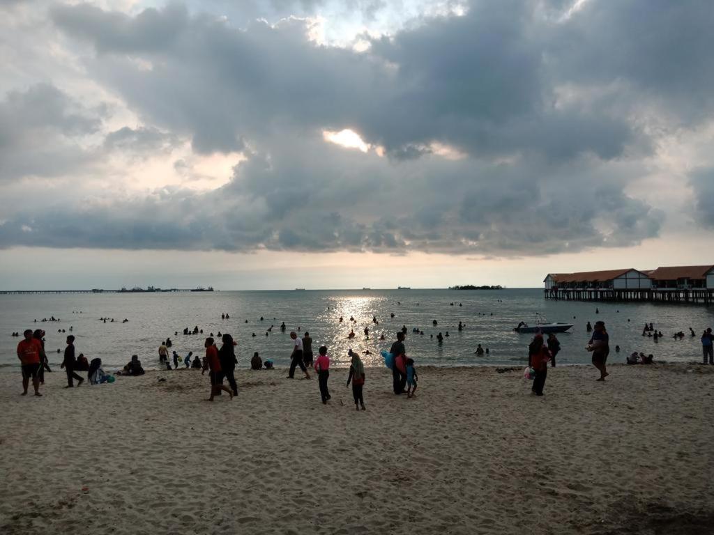 Cozy Pool And Seaview Glory Beach Resort 2 Bedrooms B Block Port Dickson Esterno foto