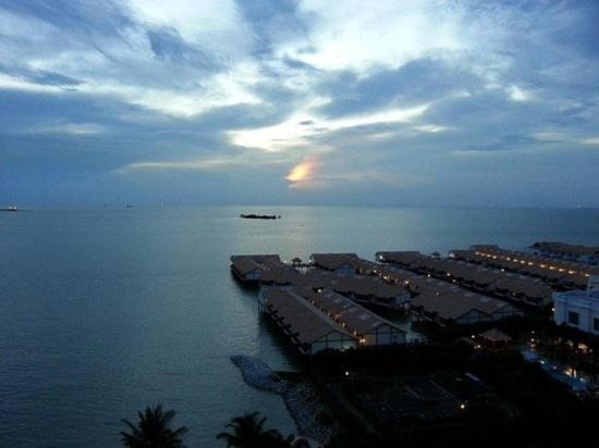 Cozy Pool And Seaview Glory Beach Resort 2 Bedrooms B Block Port Dickson Esterno foto