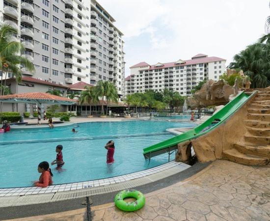 Cozy Pool And Seaview Glory Beach Resort 2 Bedrooms B Block Port Dickson Esterno foto