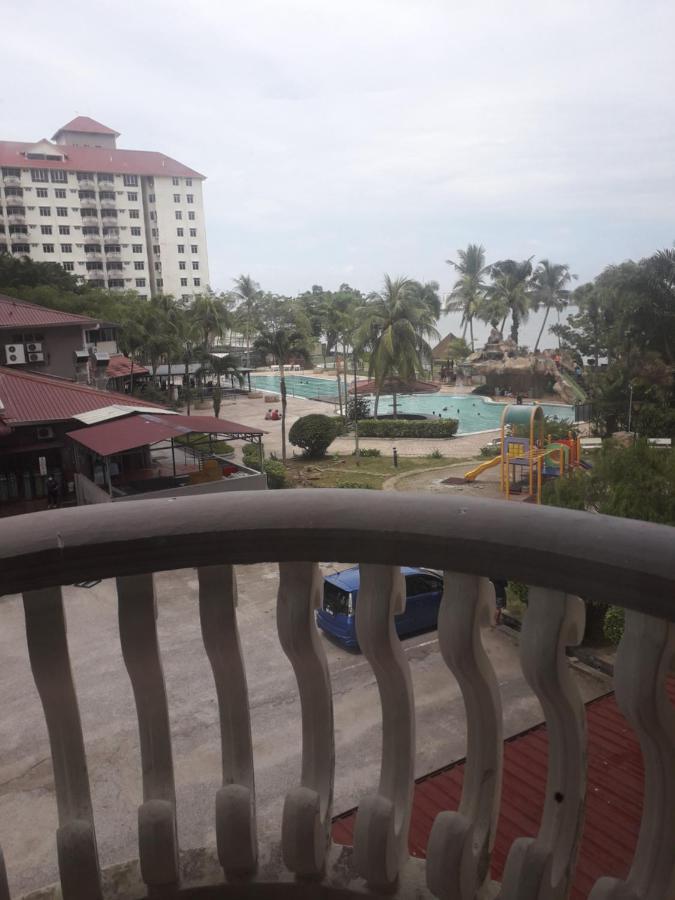 Cozy Pool And Seaview Glory Beach Resort 2 Bedrooms B Block Port Dickson Esterno foto